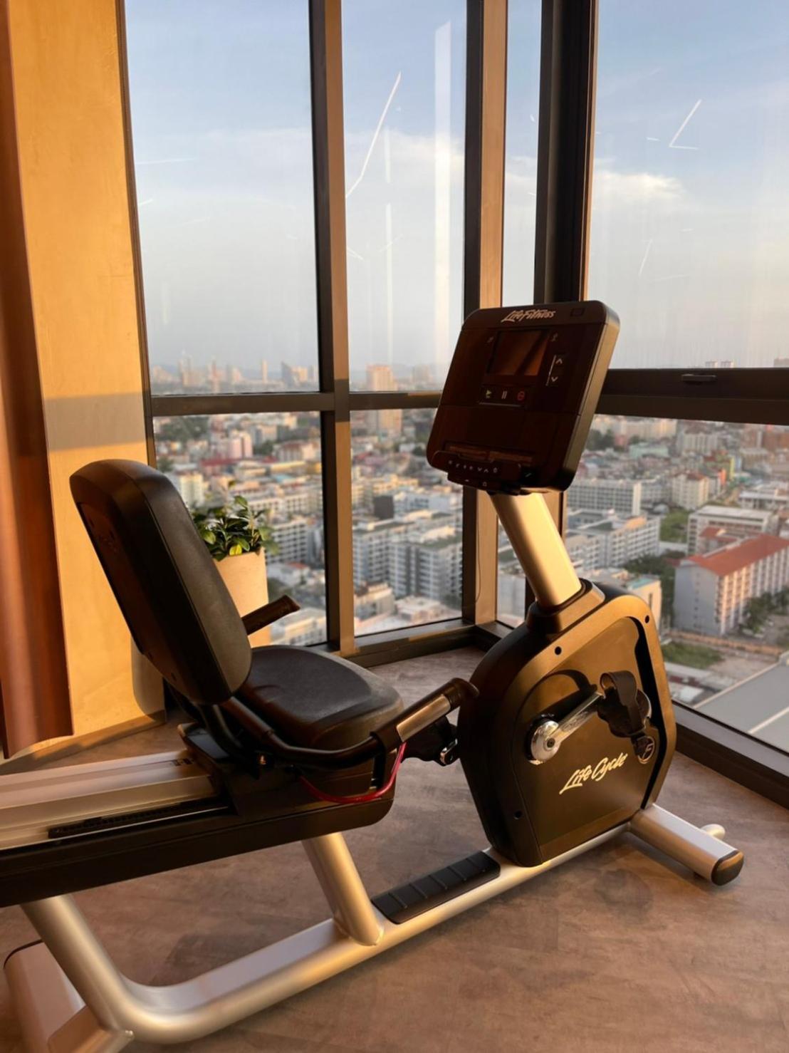 The Edge Central Pattaya Seaview With Infinity Pool & Free Netflix المظهر الخارجي الصورة